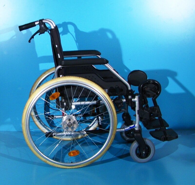 Scaun cu rotile Meyra, latime sezut 46 cm